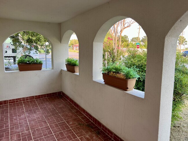 Foto del edificio - 1144 E Haskell St