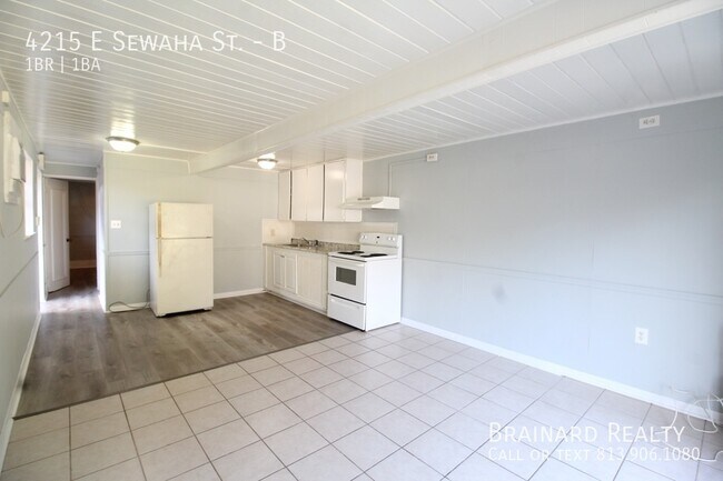 Foto del edificio - 4215 E Sewaha St