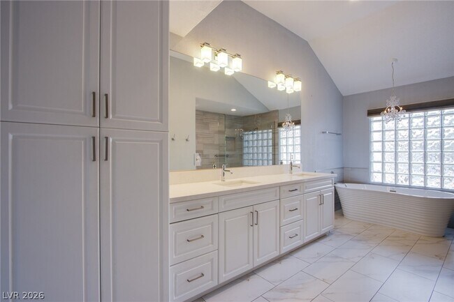 Foto del edificio - 5086 Mt Pleasant Ln