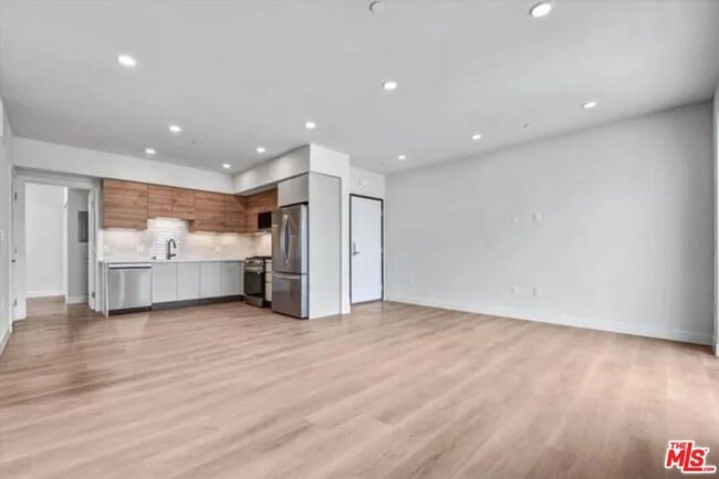 Building Photo - 8867 Alcott St
