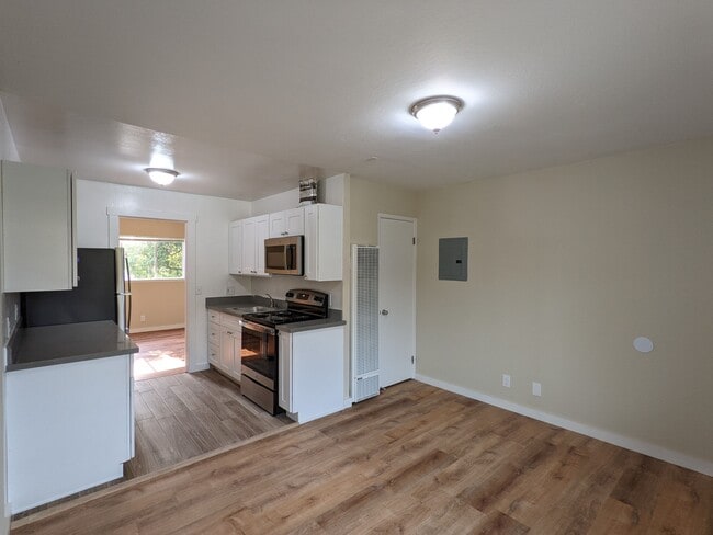 Building Photo - 2121 Blake St