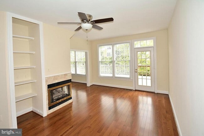 Foto del edificio - 9425 Van Arsdale Dr