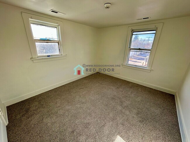 Foto del edificio - 412 8th St N