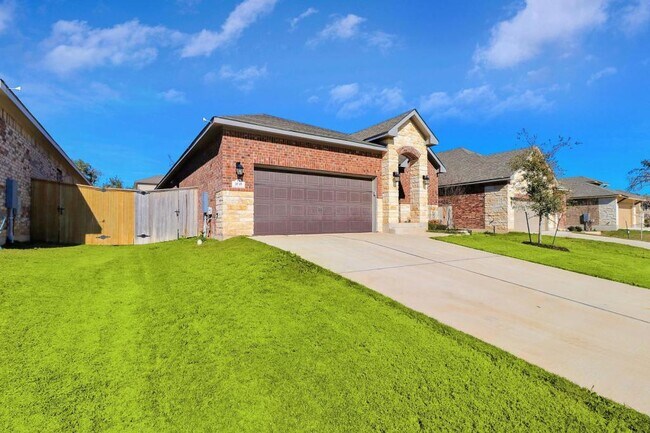 Building Photo - 205 Scenic Hills Cir