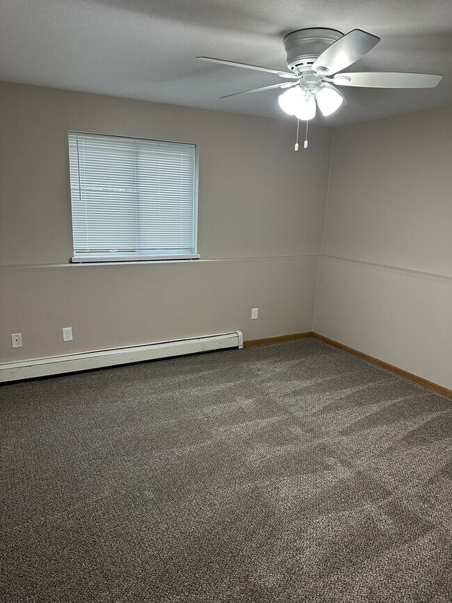 Foto del edificio - 8702 Brooks St