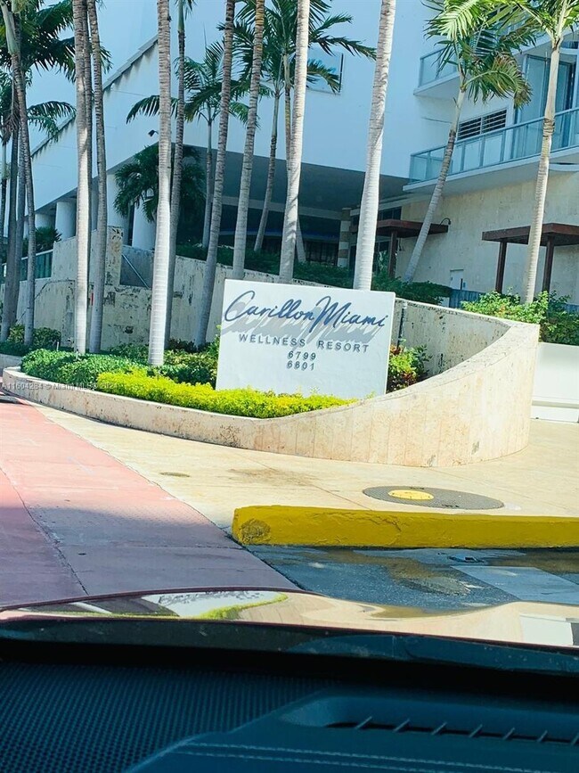 Building Photo - 6801 Collins Ave
