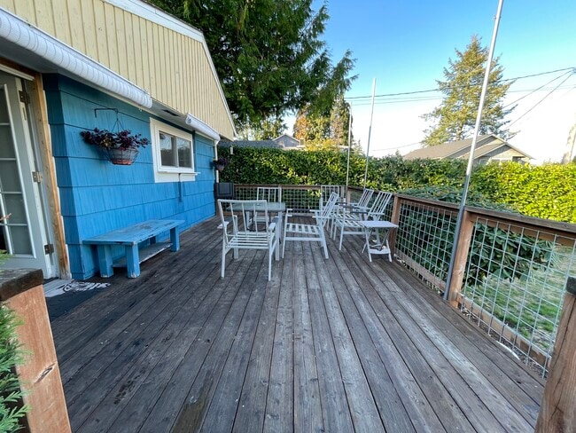 Deck - 9214 12th Ave NW