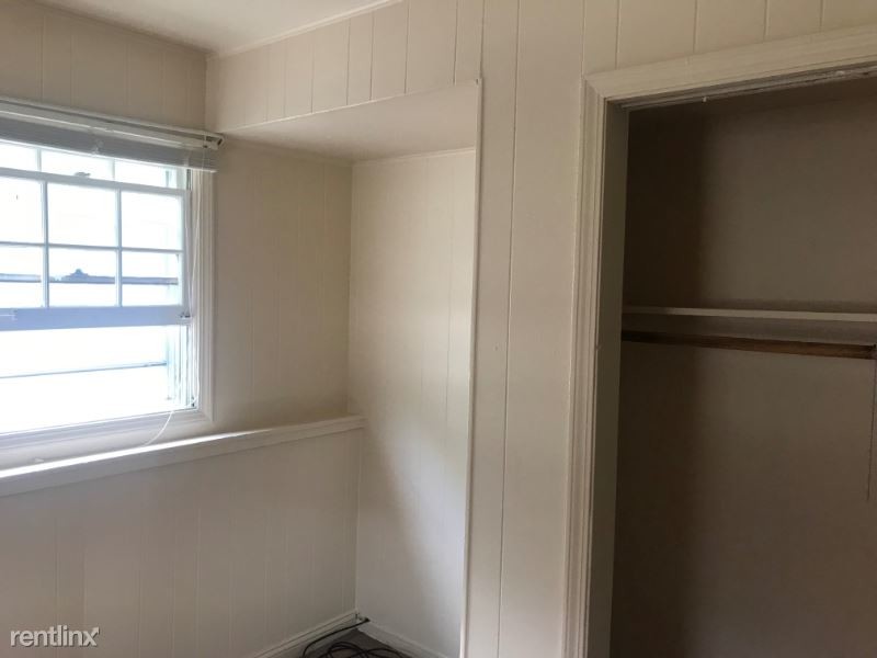 Building Photo - 1 br, 1 bath Apartment - 5836 Sunrise Ave