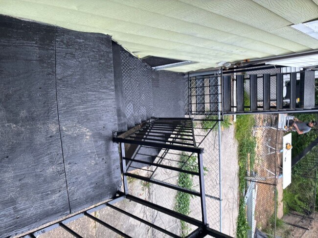 Building Photo - 1513 N Ellamont St