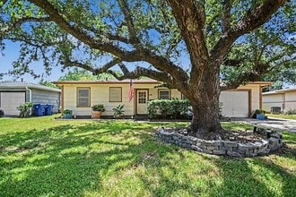 Building Photo - 5013 Live Oak Dr