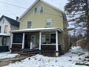 Building Photo - 419-419 Forest Ave