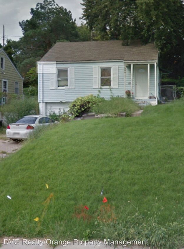 Primary Photo - 3 br, 2 bath House - 976 S. 50th Ave.