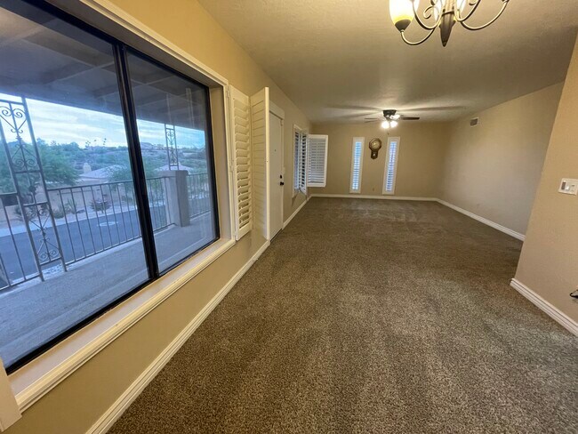 Building Photo - 12270 N Chama Dr