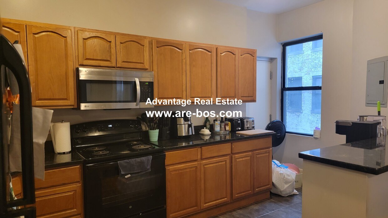 Foto principal - 1066 Commonwealth Ave