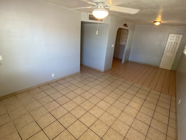 Foto del edificio - 3-Bedroom, 1.5 bath in Phoenix That’s read...