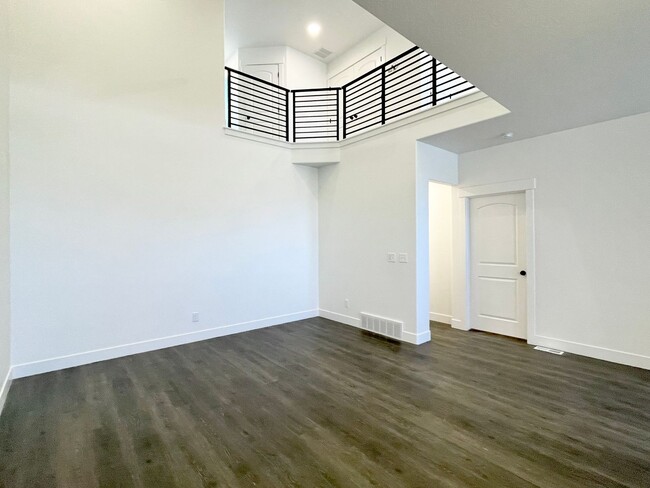 Building Photo - 4411 W Monument Peak Dr