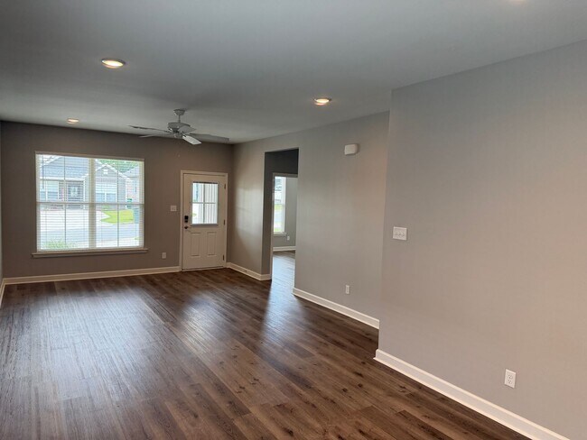 Foto del edificio - 3 Bed 3 Bath Home