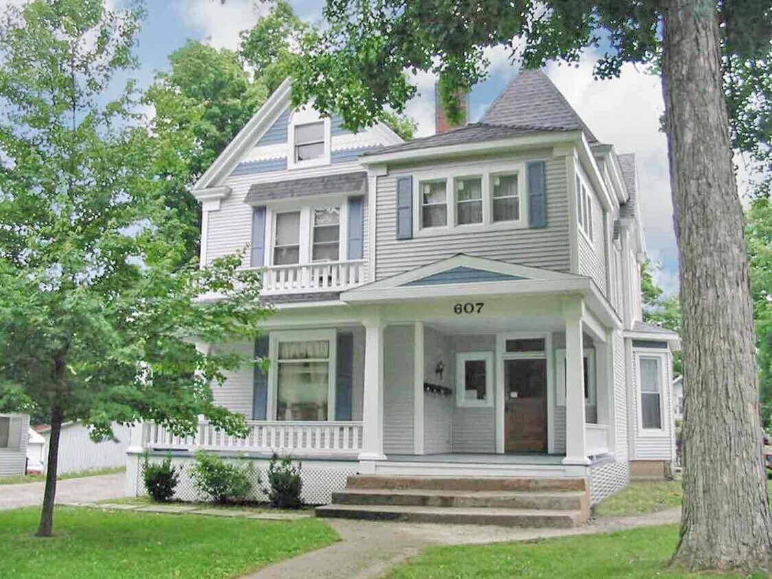 Foto principal - 607 S Wayne St