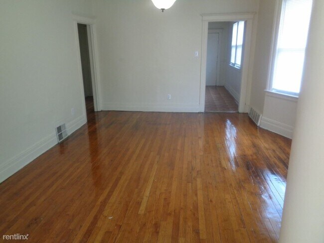 Foto del edificio - 3 br, 1 bath House - 6329 E Canfield St