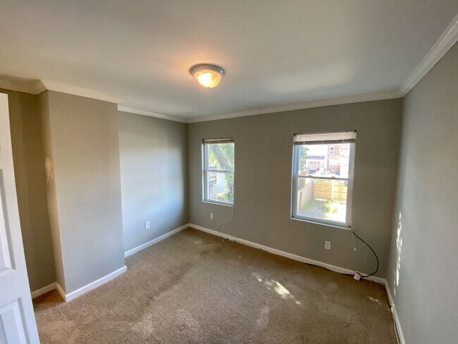 Foto del edificio - 2 Bedroom Townhome in Highlandtown ~ Close...