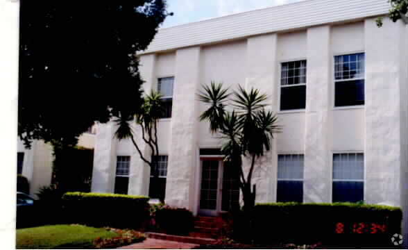 Building Photo - 159 N Clark Dr