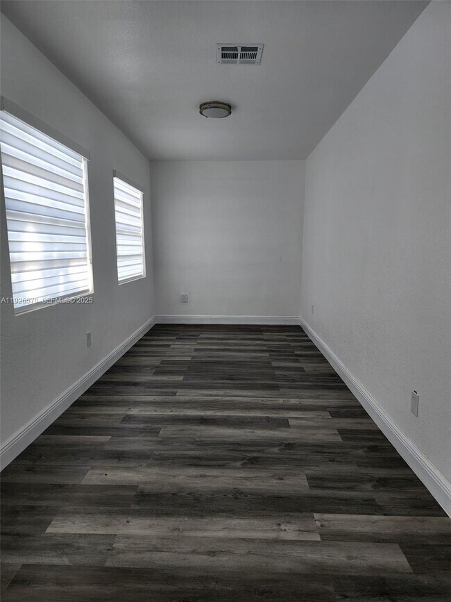 Foto del edificio - 1250 NW 55th St