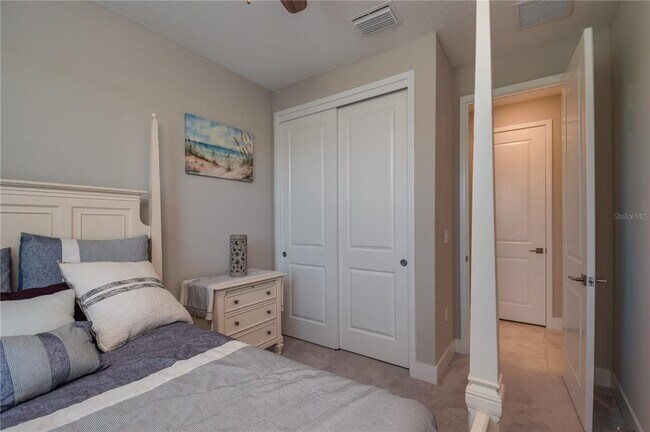 Building Photo - 5333 NW 33rd Pl