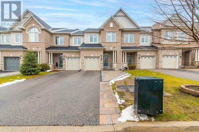 Building Photo - 151 Courtland Crescent