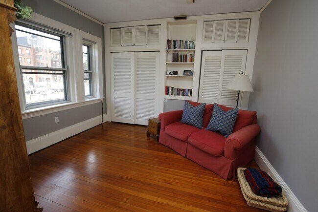 Foto del edificio - 919 Beacon St