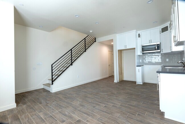 Photo - 1131 Browning Blvd Townhome