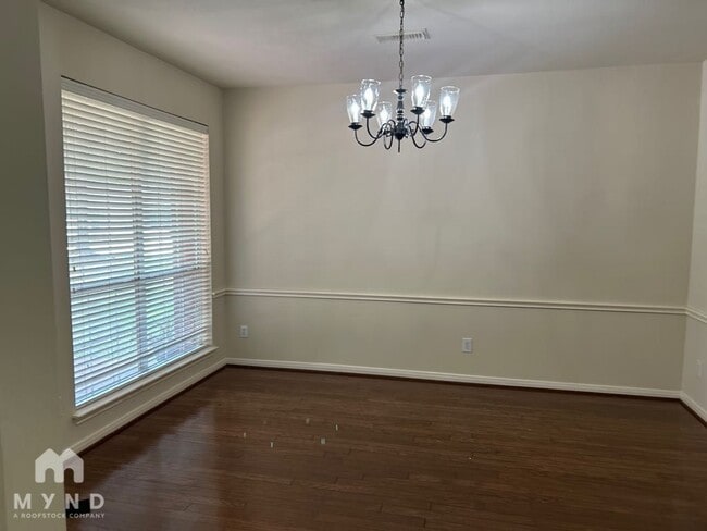 Foto del edificio - 28306 Peper Hollow Ln