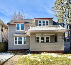 Building Photo - 1243 Portage Ave