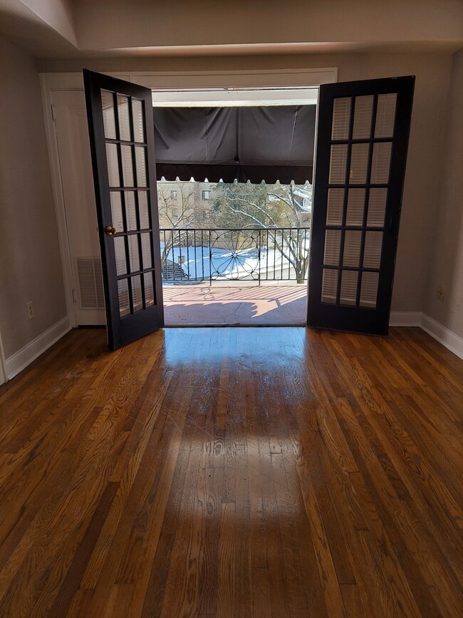 Living Room Balcony - 108 Newburn Dr