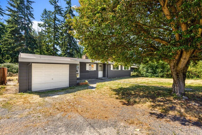 Building Photo - Rambler with Ideal Commuting Location in L...