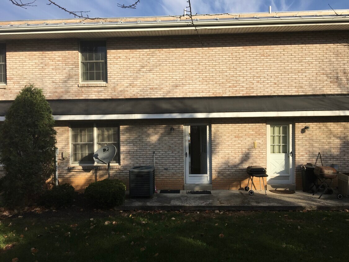 Primary Photo - 6 Carter Pl