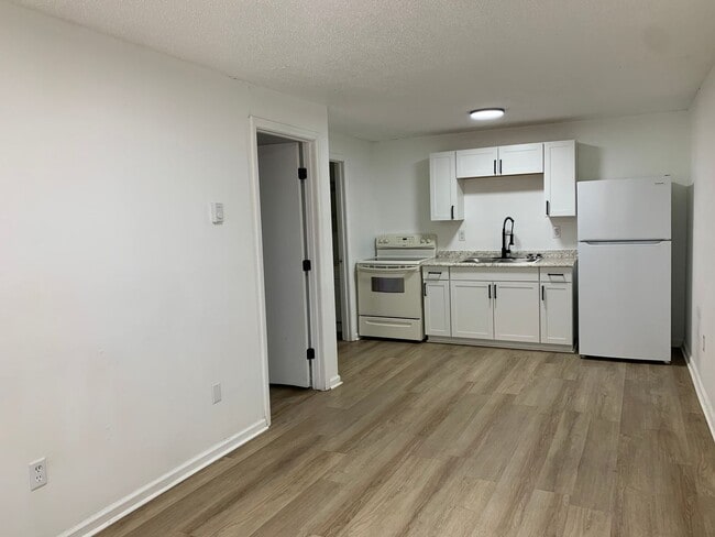 Building Photo - 78 Oak Ridge Dr