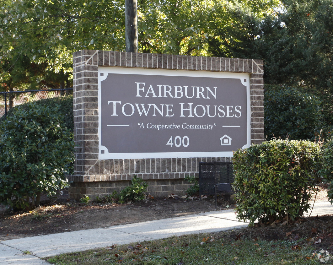 Foto del edificio - Fairburn Townhouses