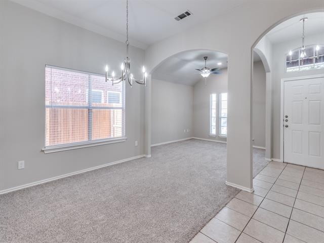 Foto del edificio - 7952 Glenway Dr