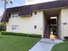 Building Photo - 9100 SW 137th Ter