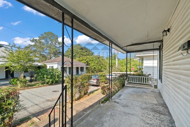 Foto del edificio - 108 Comer St