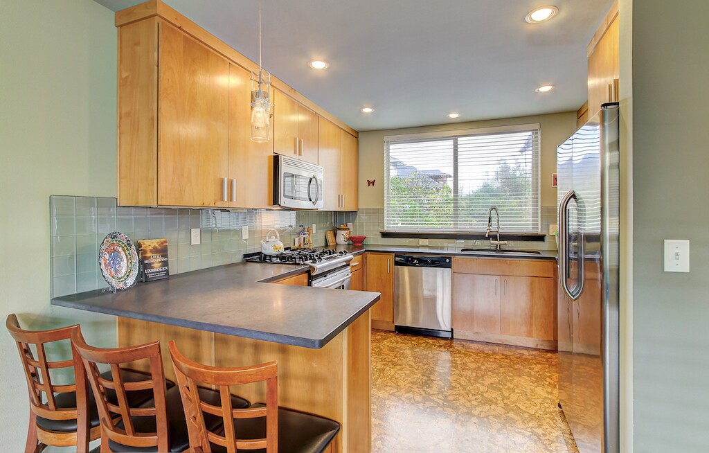 Primary Photo - Private Queen Anne Townhome! Open House Sa...
