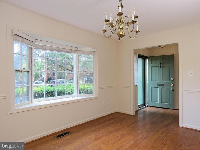 Foto del edificio - 9226 Bailey Ln
