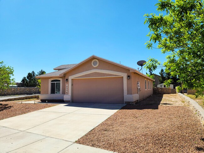 Building Photo - 14336 Desert Sage Dr