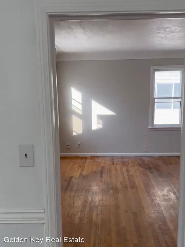 Building Photo - 4 br, 1 bath House - 5046 Lafontaine