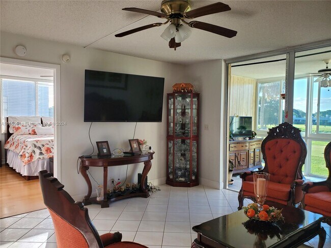 Foto del edificio - 7684 NW 18th St