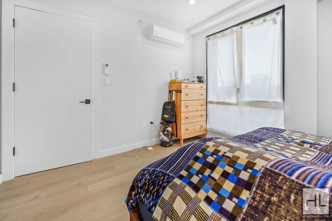 Foto del edificio - EVERGREEN AVENUE