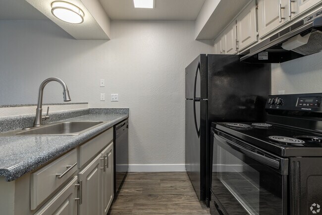 Building Photo - Elevate Apartments