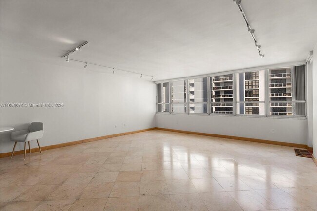 Foto del edificio - 11 Island Ave