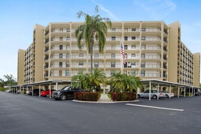 Building Photo - 1629 Riverview Rd