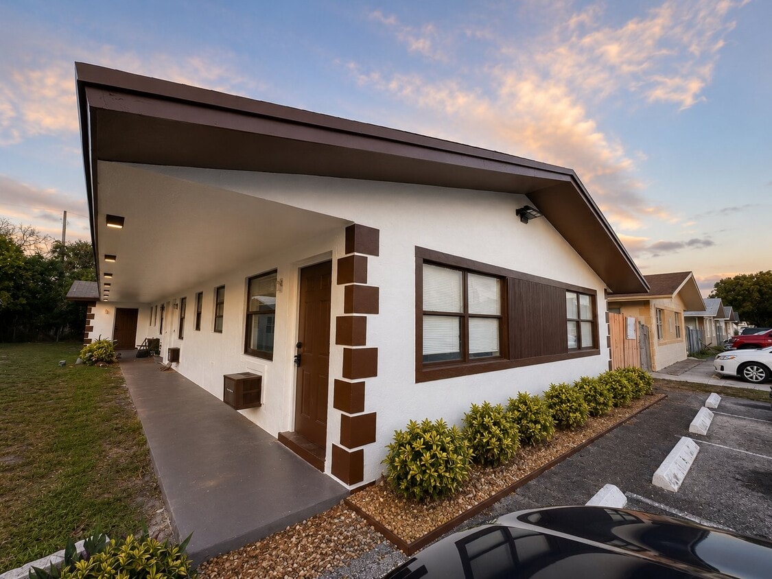 Photo - 1034 NW 3rd Ave (Fort Lauderdale, FL)